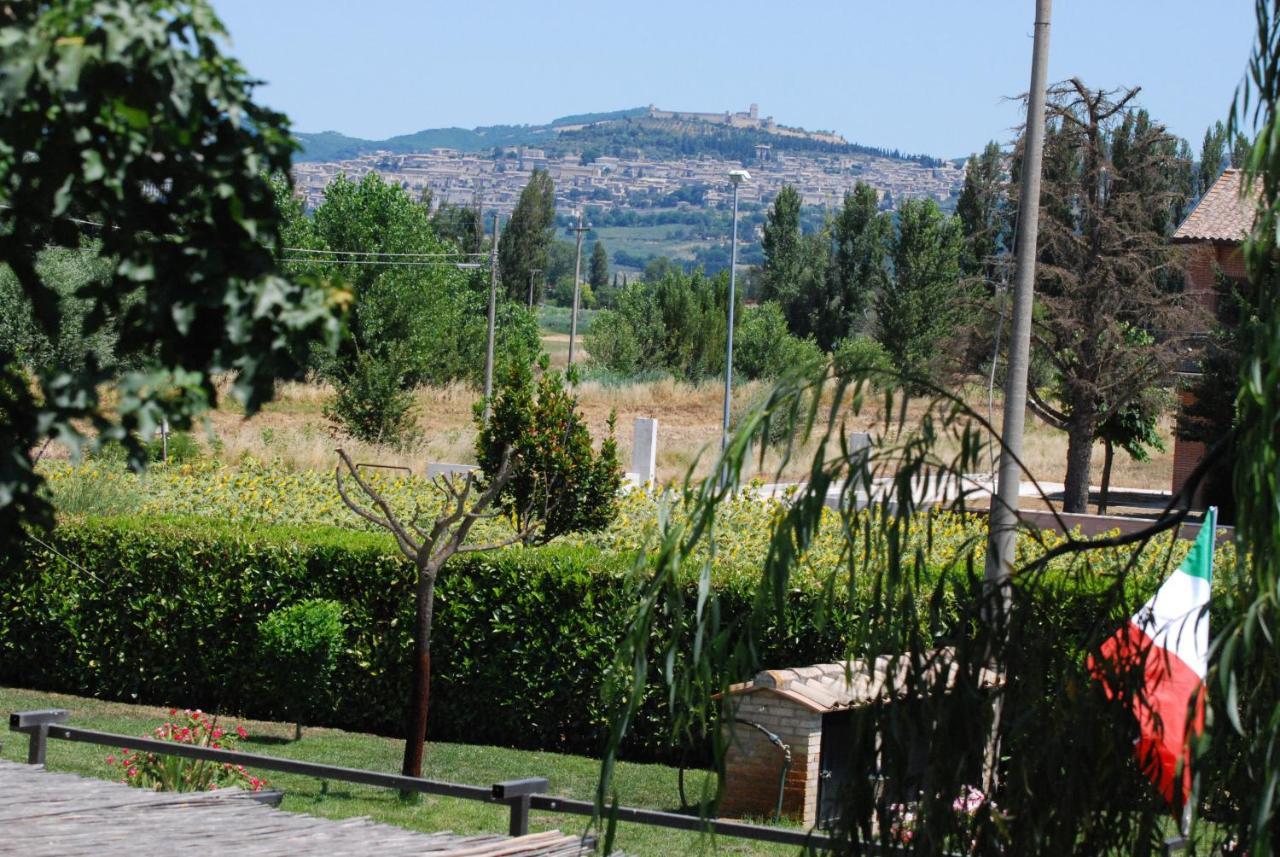 Agriturismo"Il Sagrato Di Assisi" Appartamenti,Camere المظهر الخارجي الصورة